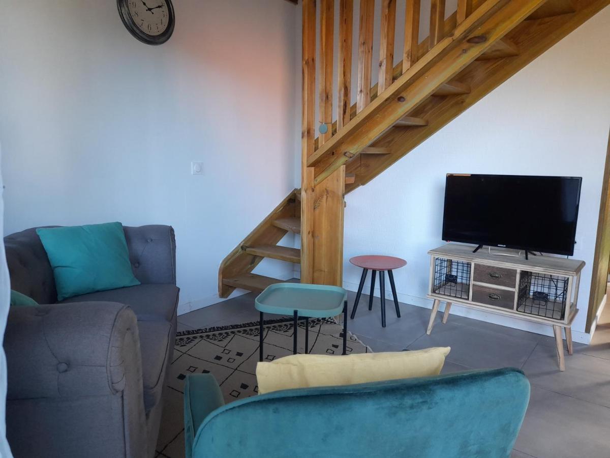 Charmant Chalet Avec Jacuzzi, L'Ile O Vert Saint-Philippe Exteriör bild